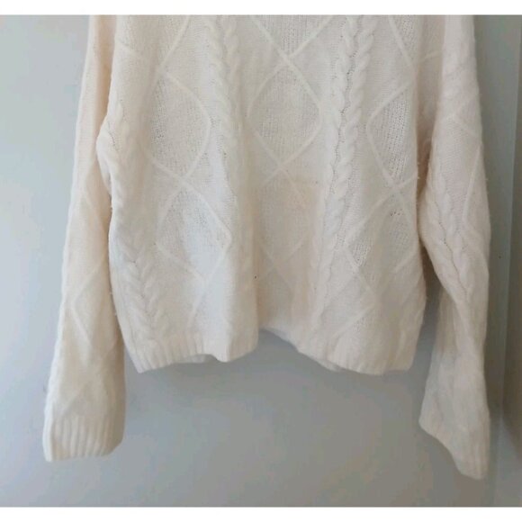 W. Cashmere 100% Cashmere Sweater Size Medium Cream Cable Knit Quiet Luxury - Picture 4 of 10